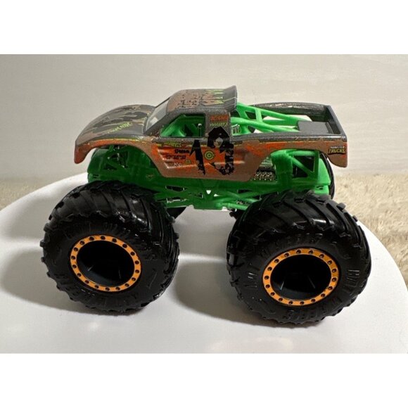 Hot Wheels Baja Buster Monster Truck Diecast Toy Green Chassis & Black Tires 1:6 - Picture 5 of 7